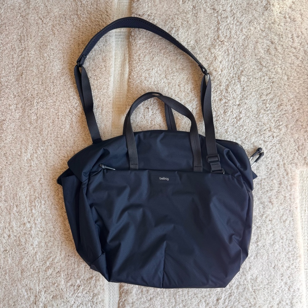 Bellroy black lite duffle